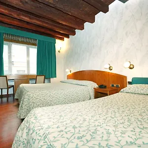 *** Hotel Corot Italia